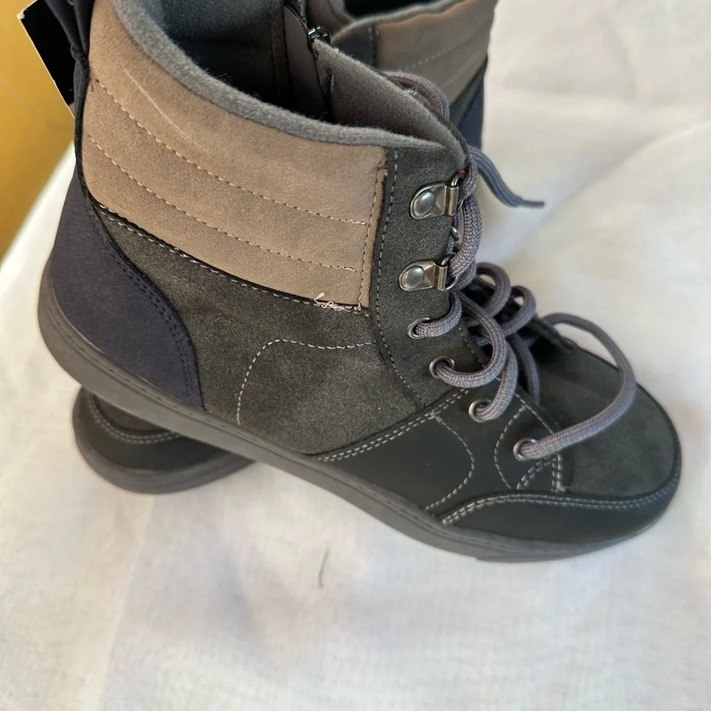 art class sleek gray